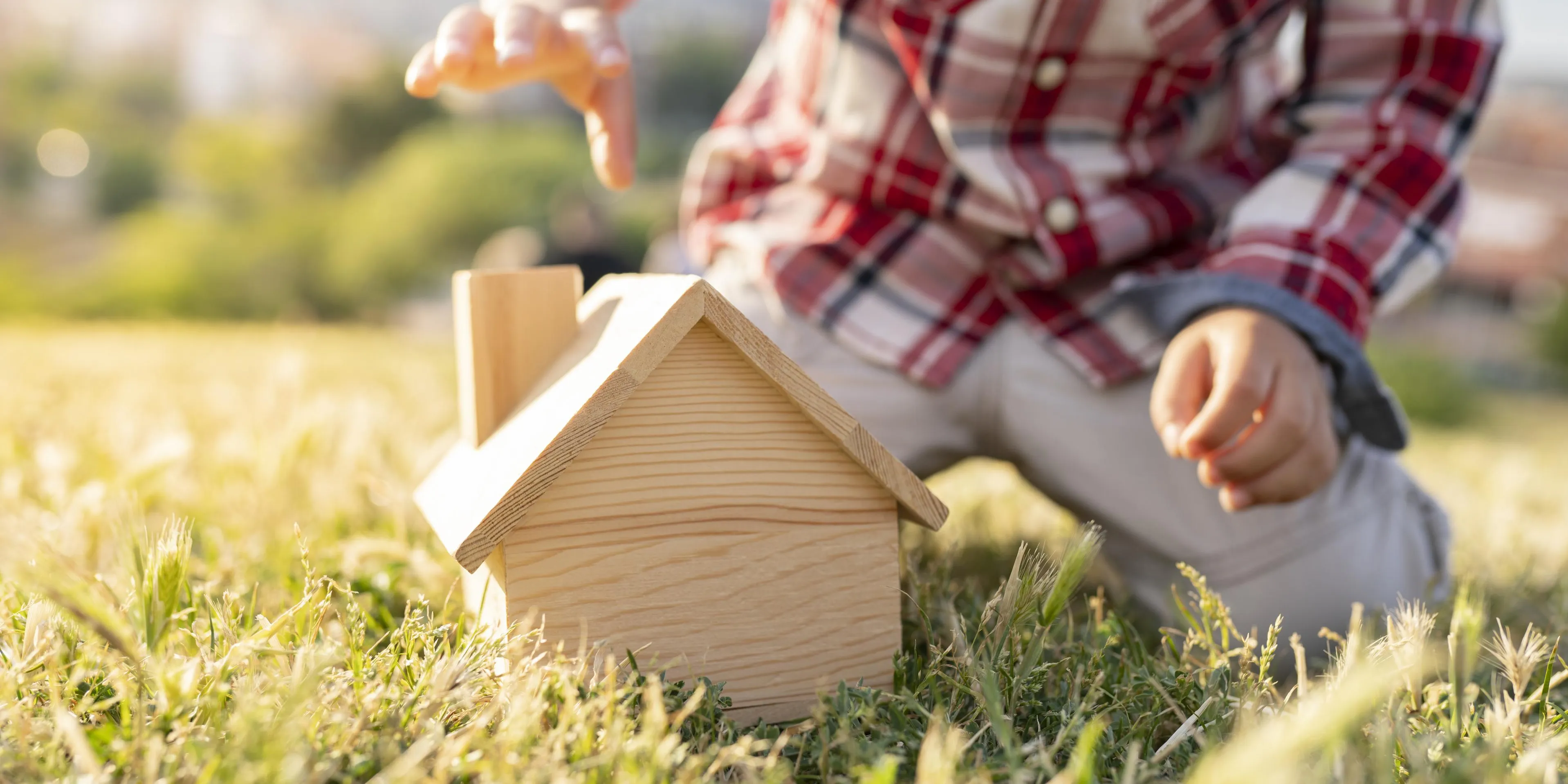 Nous vous ouvrons la voie pour l'aquisition d'un bien immobilier, que ce soit votre propre logement ou un objet de rendement. Les solutions de financement dans votre Raiffeisen Fribourg-Ouest